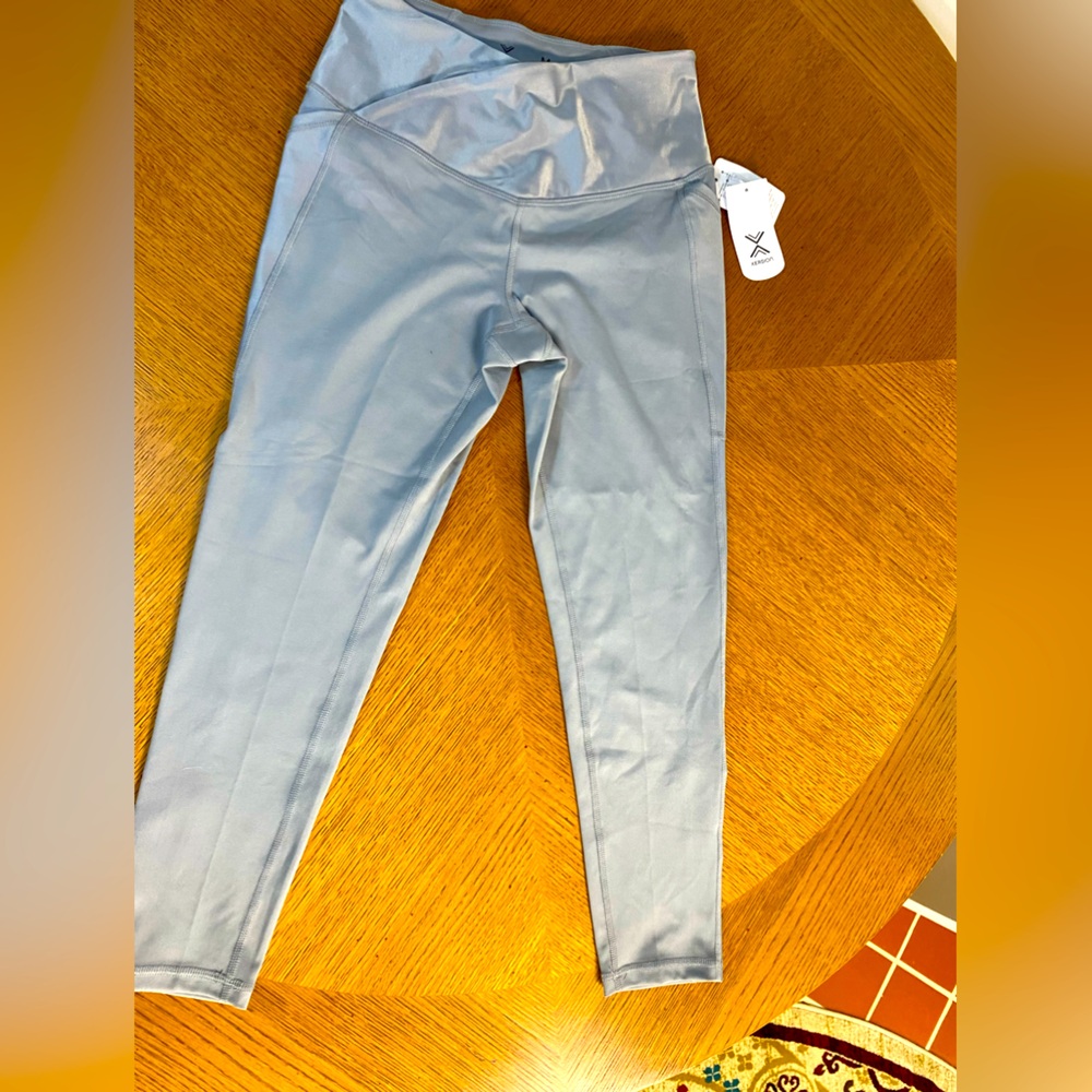 Xersion ankle legging size M NWT.